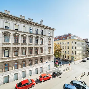 Zeus Design Schoenbrunn Wiedeń